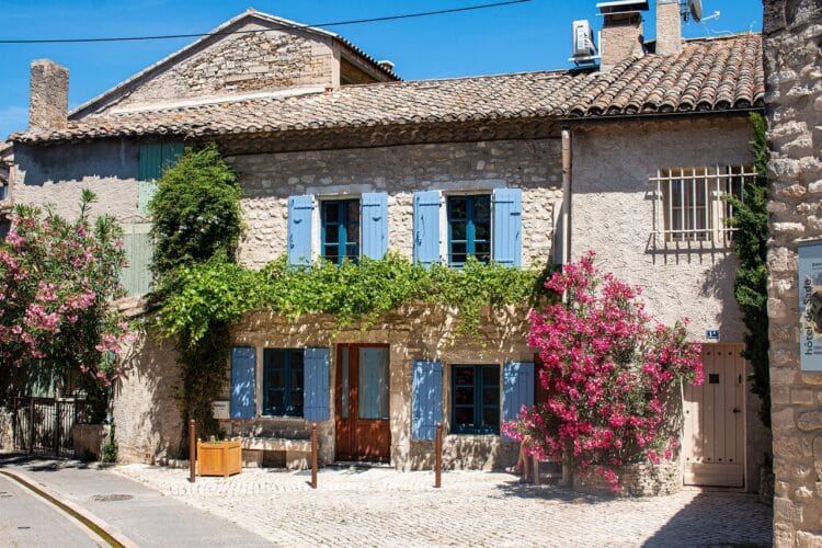 Explorer la magnifique provence : un guide pour les amateurs de découvertes