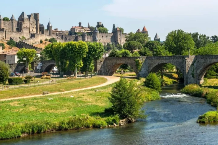 Carcassonne en gîte : vivre l’histoire autrement au pied des remparts