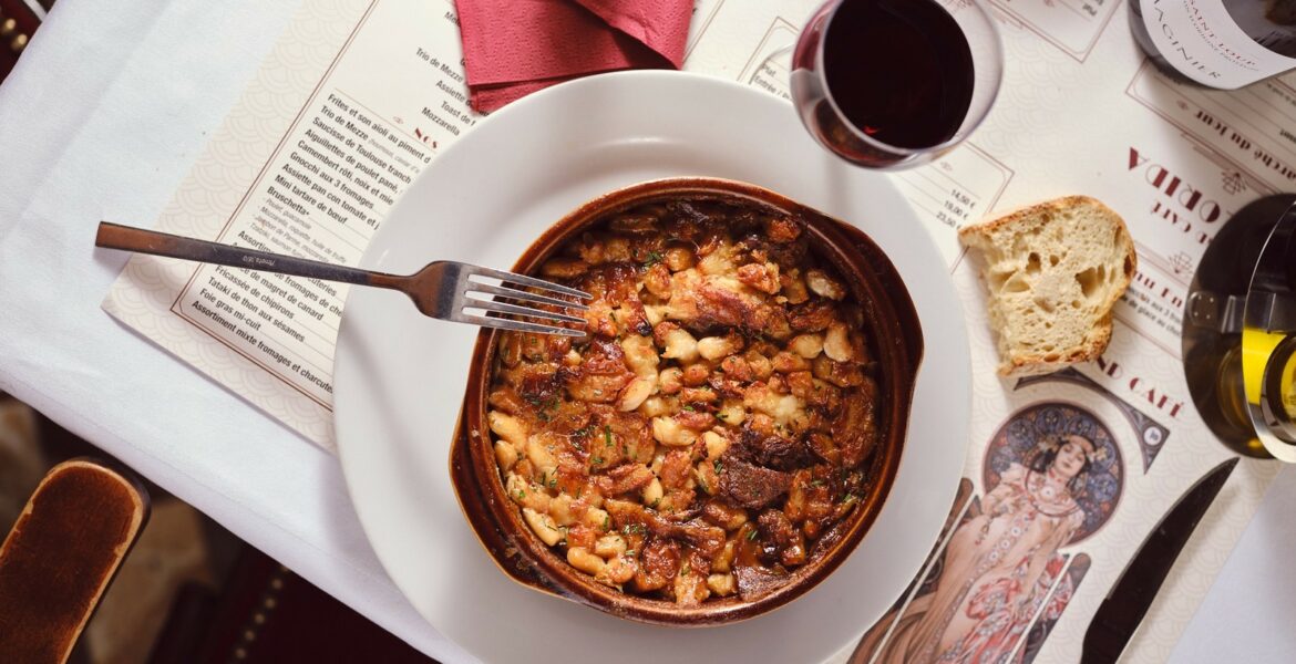 Gastronomie d&rsquo;hiver du sud-ouest : cassoulet, garbure, foie gras et grandes tablées