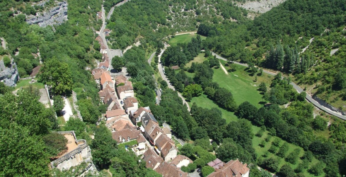 Villages médiévaux du lot : notre guide au printemps