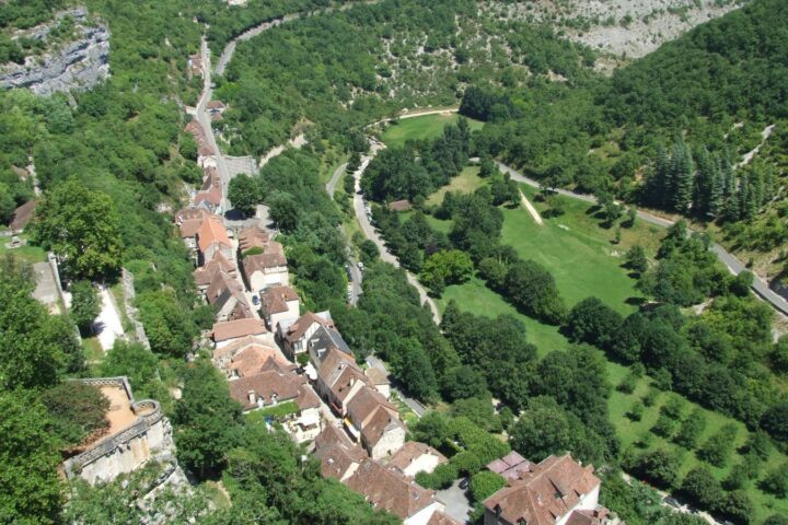 Villages médiévaux du lot : notre guide au printemps