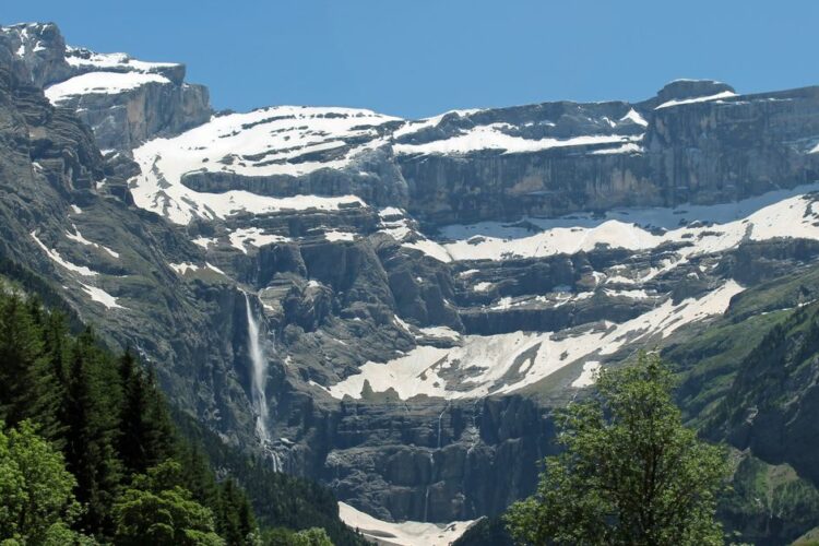 Que faire dans les pyrénées en été : nos incontournables pour un séjour au sommet