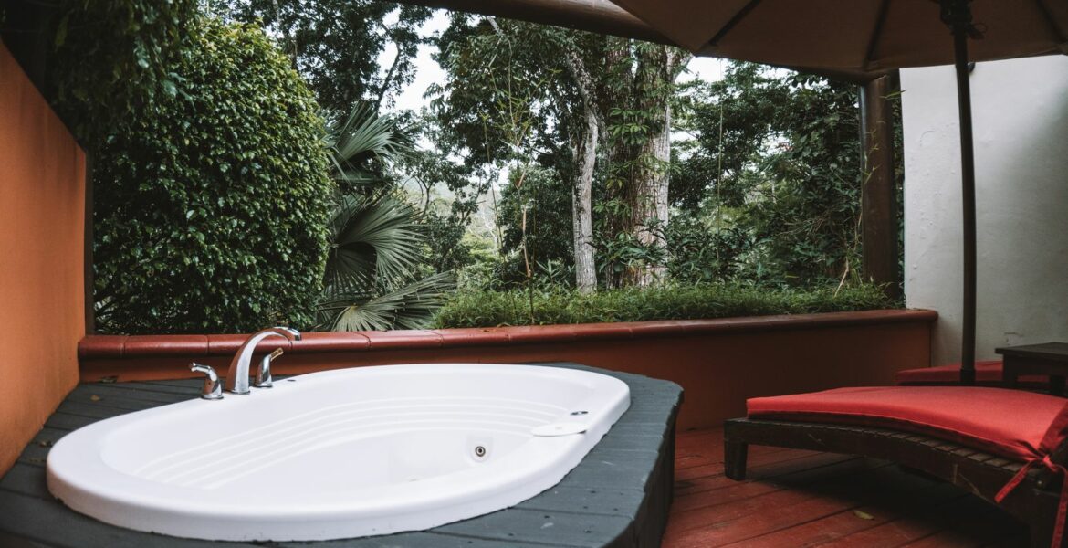 Gîte avec spa privatif dans le sud-ouest : les meilleures adresses pour une escapade à deux