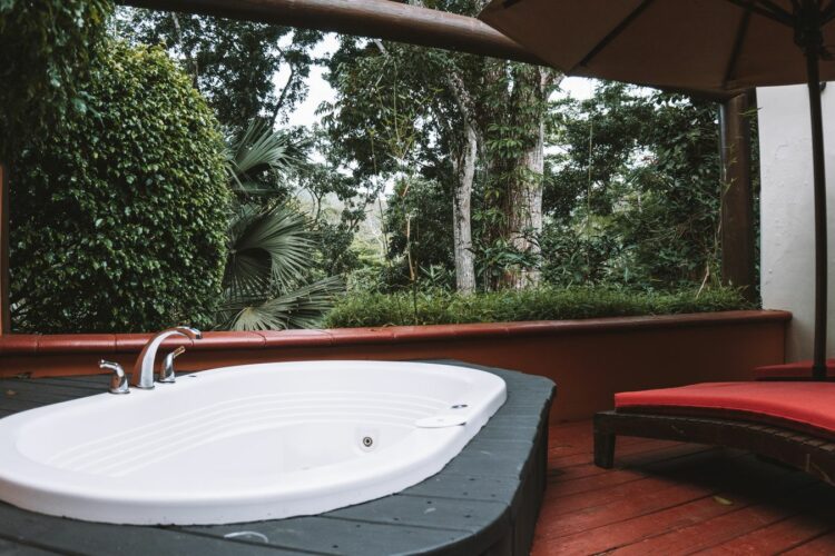 Gîte avec spa privatif dans le sud-ouest : les meilleures adresses pour une escapade à deux