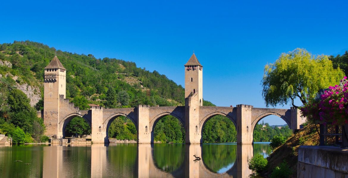 Que faire à Cahors : nos incontournables pour découvrir la perle du lot