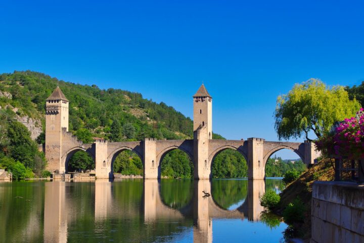 Que faire à Cahors : nos incontournables pour découvrir la perle du lot